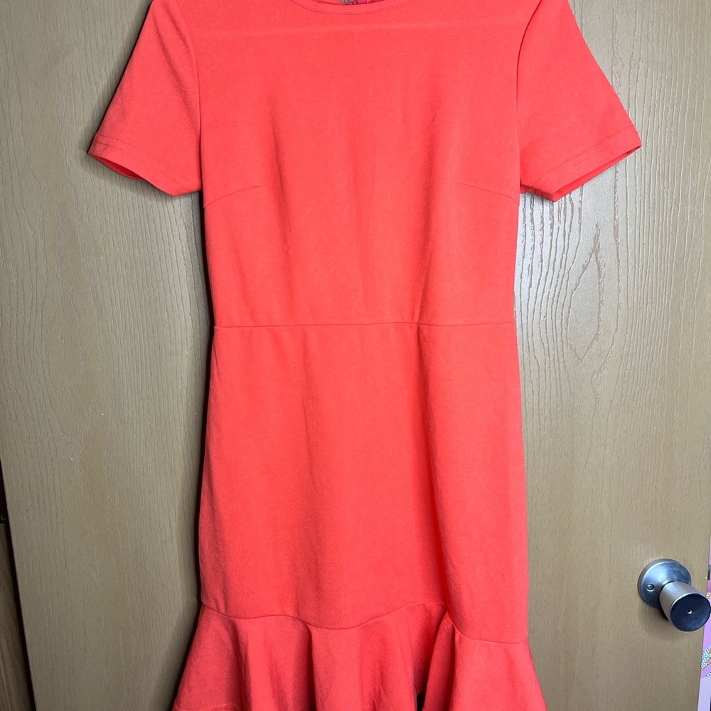 Light-weight, flowy, Grapefruit colored Short Sleeve Dress